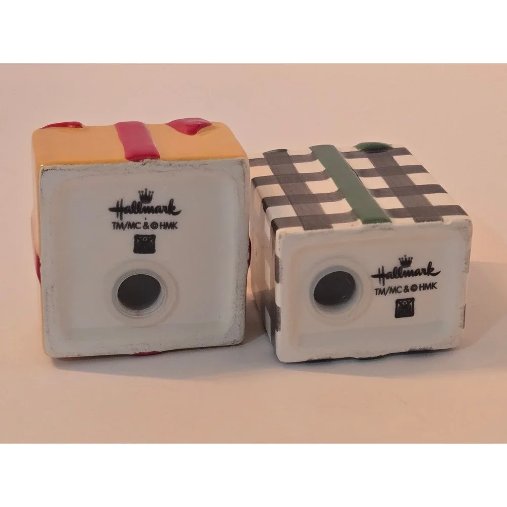 Hallmark Christmas Gift Box Salt Pepper Shakers Yellow Buffalo Plaid